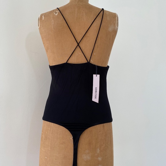 Cushnie et Ochs  Black Deep Plunging V-Neck Bodysuit With Crossover Stra… - Picture 10 of 14